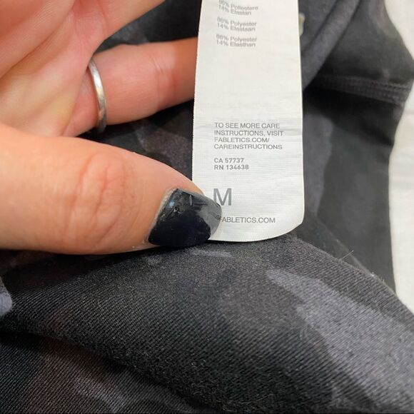 Fabletics Brand Green Black Grey Camo Bike Shorts Size Medium - Picture 6 of 10